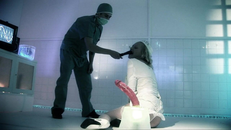 Dark Kinky Fantasies: 섹스에 열광하는 거유 금발을 치료하는 것은 어려운 일이 될 수 있습니다.