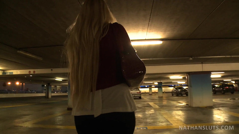 Nathansluts: Peituda Angel Wicky tem seu cu destruído por Nathan