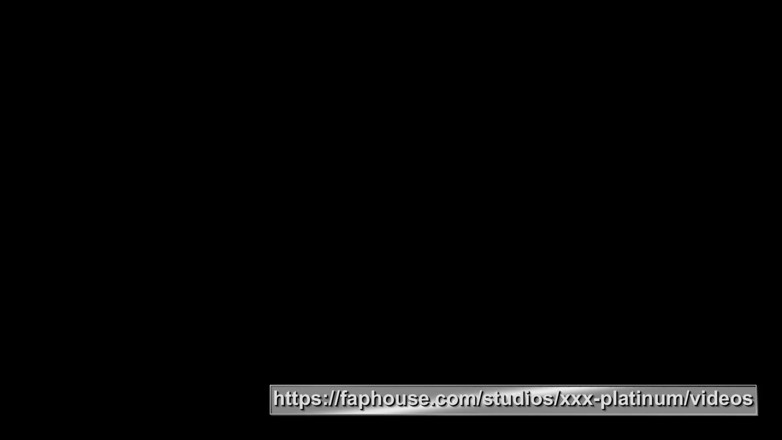 XXX-Platinum: Capo e Segretario. Capo scopata alla pecorina Segretaria nella figa...