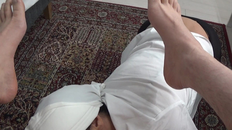 Amateur Homemade Porn: Znovu jsem ošukal svou nadrženou arabskou macechu, zatímco můj táta...