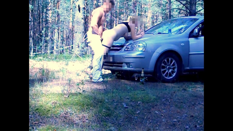 RS couple: Percutian Seks di Hutan