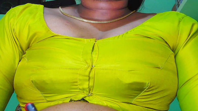 Desi Mohini: Vú Ấn Độ
