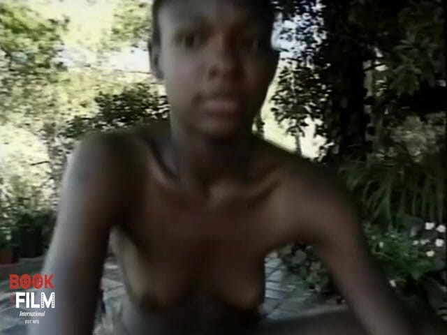 Eboney & Oriental Girls Unleashed: Молода збуджена Ebony_3