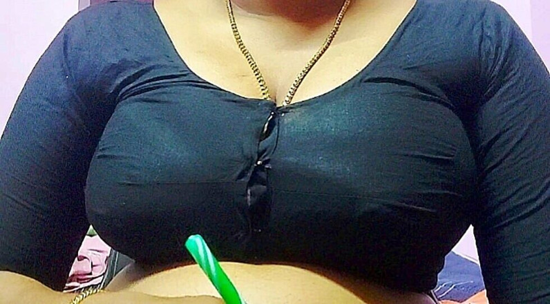 Desi Mohini: インドの義理の妹ゾーヤ、放課後のハードコアセックス