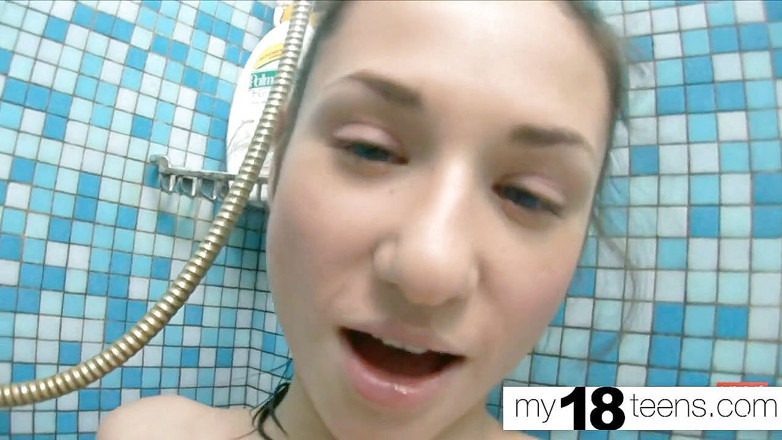 My 18 Teens: MY18TEENS – тінка з великими цицьками дрочить пизду у ванній кімнаті