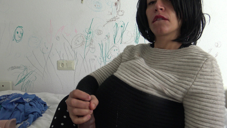 Stepmom Susan: Memek tante semok amatir perancis ini dientot habis-habisan sama kontol...