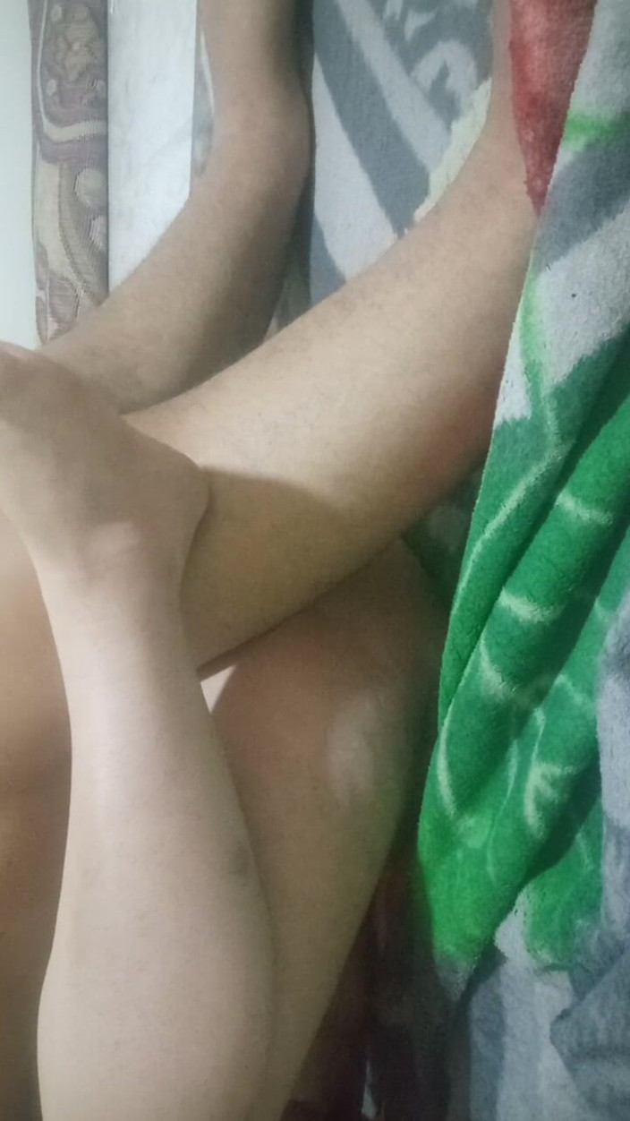 Hot naked coup: De jeunes couples nouvellement mariés baisent