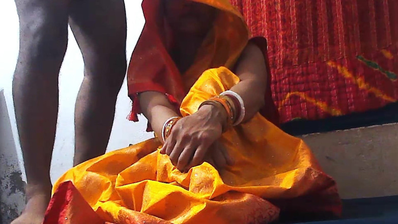 Busty Banuu: पहली रात गांव की महिलाएं