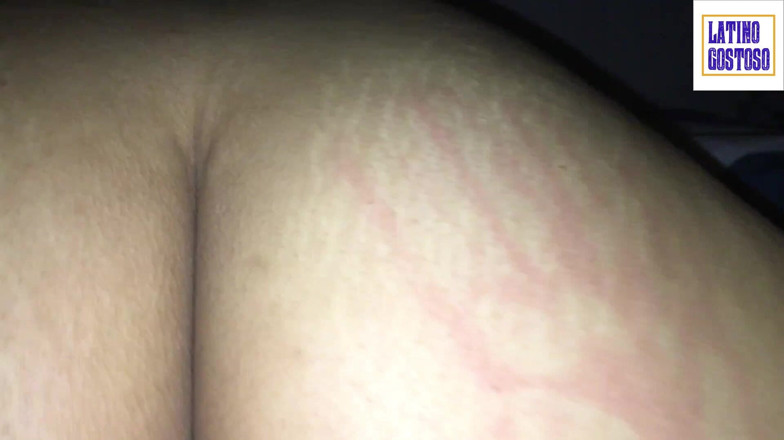 Latino Gostoso: Desiree Edevane m’a appelé au milieu de la nuit pour...