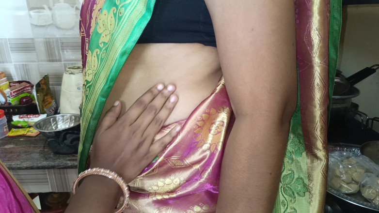 Pushpa studio: Romance lesbienne torride