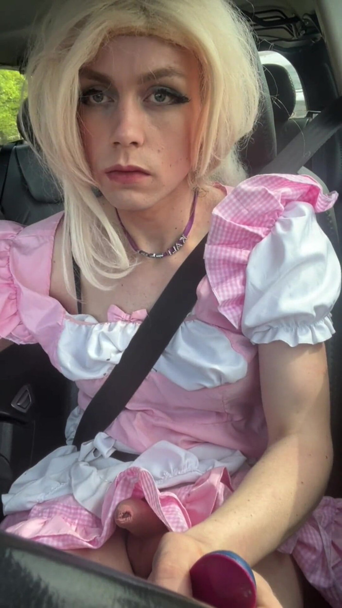 Kali TGirl: Carsolo Wanklane-tgirl Solo ejakulerar