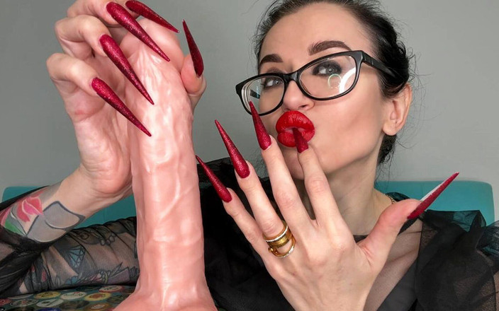 Julia domaina: Rote scharfe lange Nägel, scharfe stilettos, lange finger, heiße handjobs...