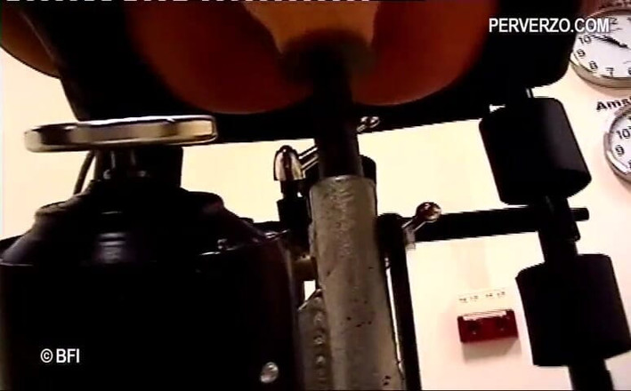 Fuck machine fun: Jeux de machine à gode 2 scènes en 1