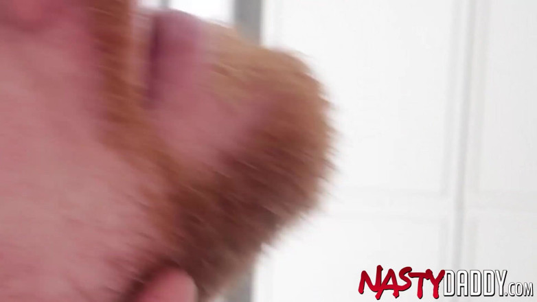 Nasty Daddy: Cachondo papá barbudo Cain Marko chupa la polla de Jack...