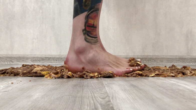 Footmodel Valery: Татуйована дівчина дробить Ройл Бургерс