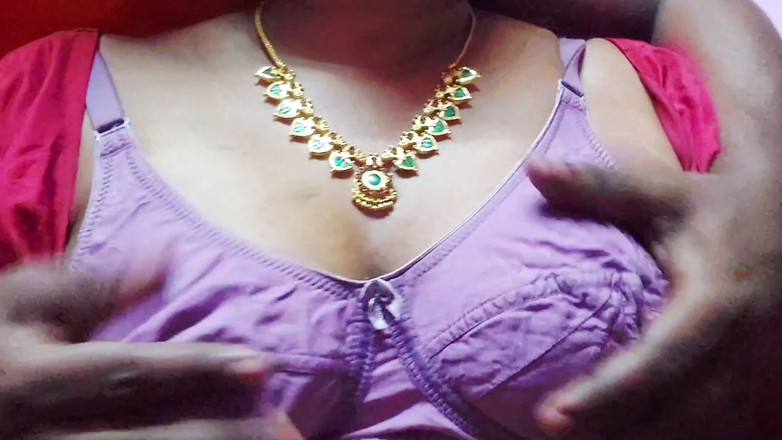 Desi Mohini: uttejit aanti ne apne boyaphrend ko apne stanon se bahkaaya