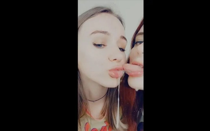 MargoAlisa: Compilation énorme de vidéos d’échange de salive