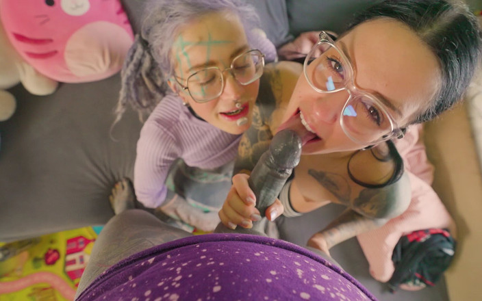 Anuskatzz: POV analer dreier mit tätowiertem schwanz und dickem goth-schätzchen
