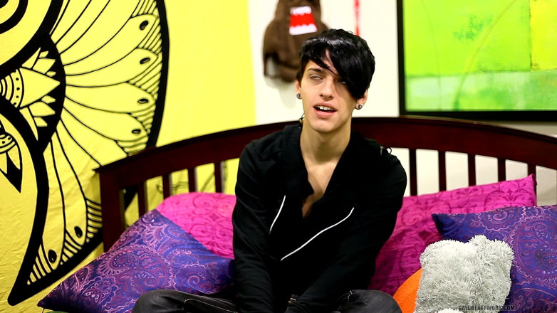 Lollipop Twinks: Emo Drăguță Jae Landen este o adevărată iubită!