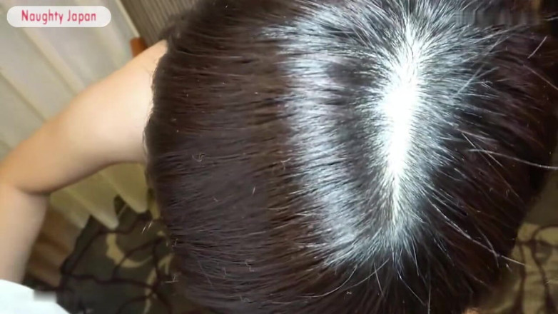 THAT'S WHAT SHE SAID: Beauté tranquille aux cheveux noirs - son regard doux cache un...