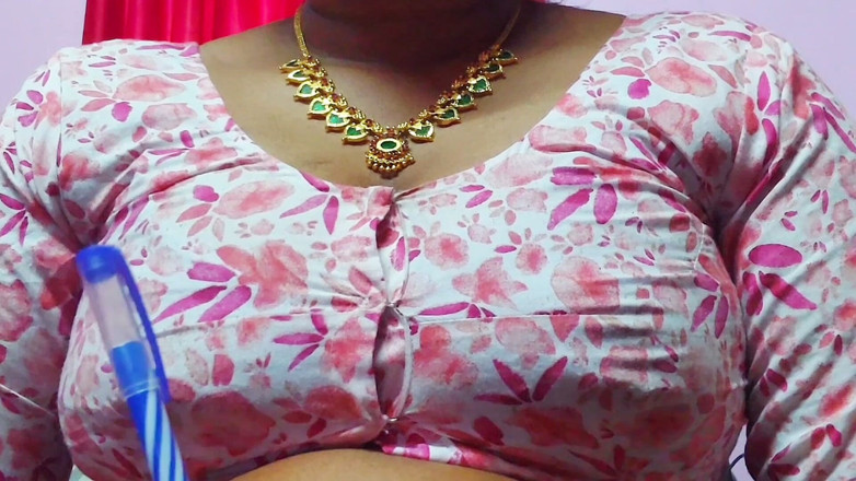 Desi Mohini: Beaux seins desi