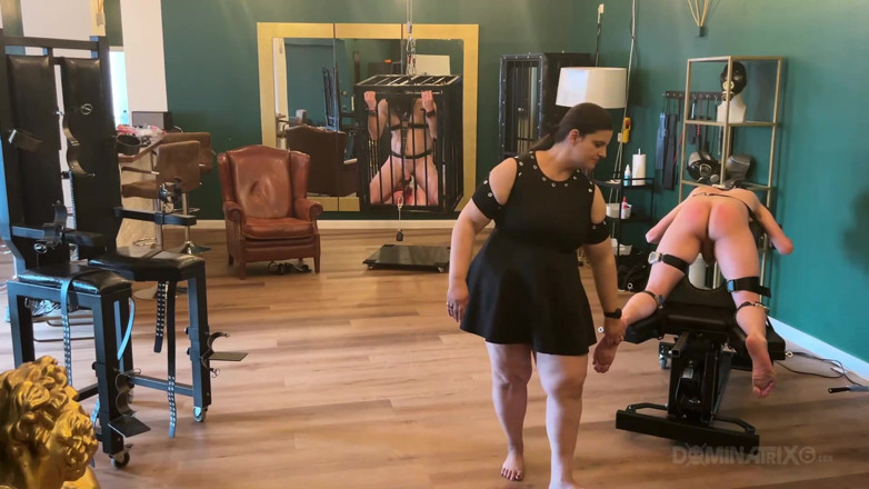 LadyPam: Pissene gefesselte sklaven im Domina-kerker