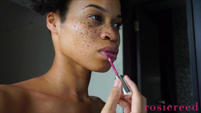 Rosie Reed: Perfekter lippenstift ignoriert - göttin rosie reed ignoriert dich beim anziehen,...