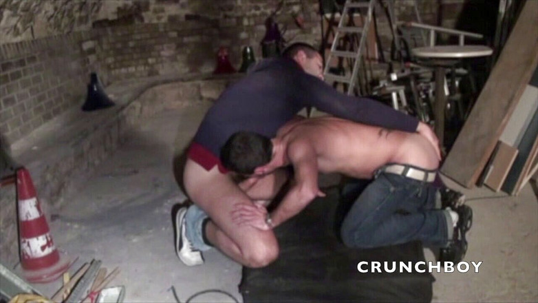 Crunch Boy: Brian dikongkek dominan Arab dengan zakar besar