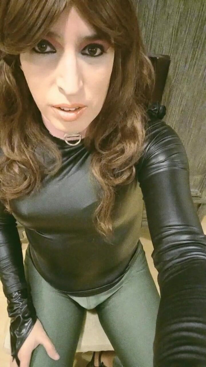 Tammy sissy slave: Masturbarea în colanți