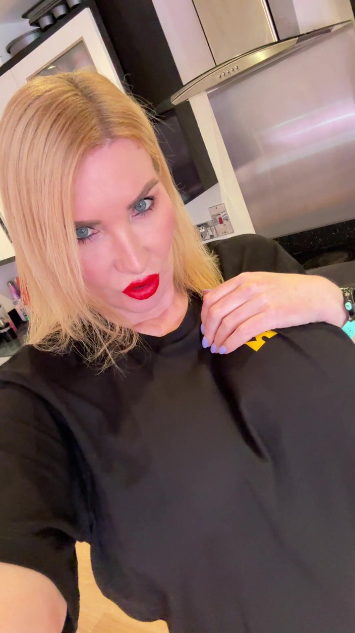 Sophie James: Merci Faphouse pour le t-shirt