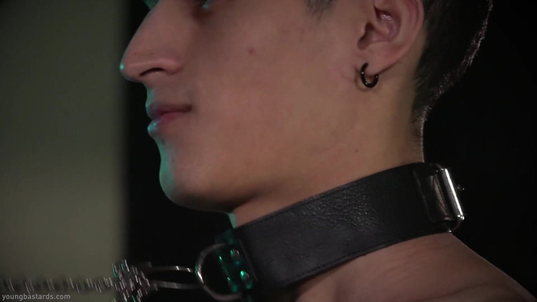 Kinky Twink: Hungriger twink-pup braucht einen knochen