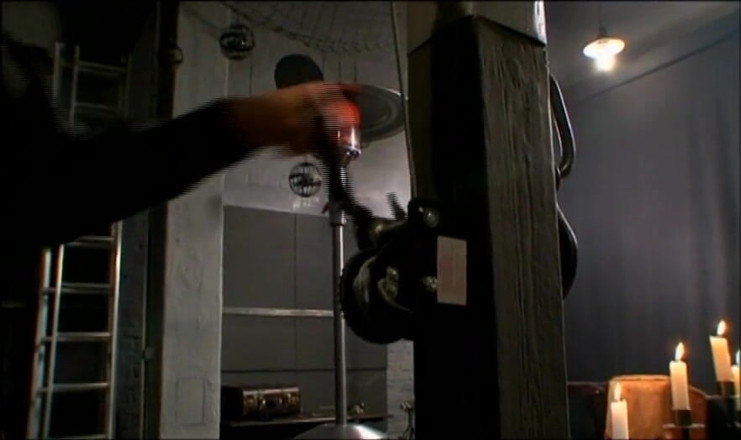Absolute BDSM films - The original: Gioca con la cera e piscia con una miLF calda