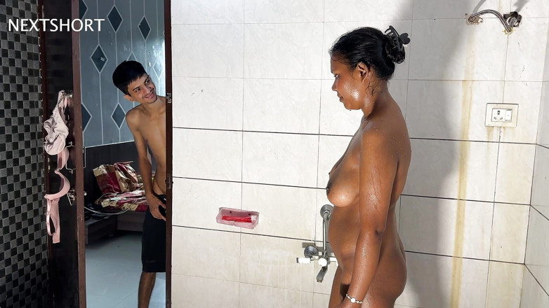 Next short: Sexe dans la salle de bain, sexe desi dans la...
