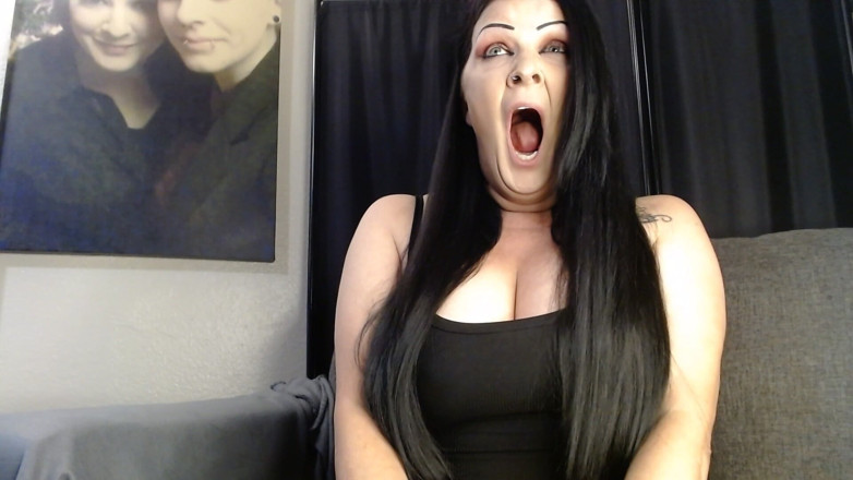 Abby Anna: MILF glutscht