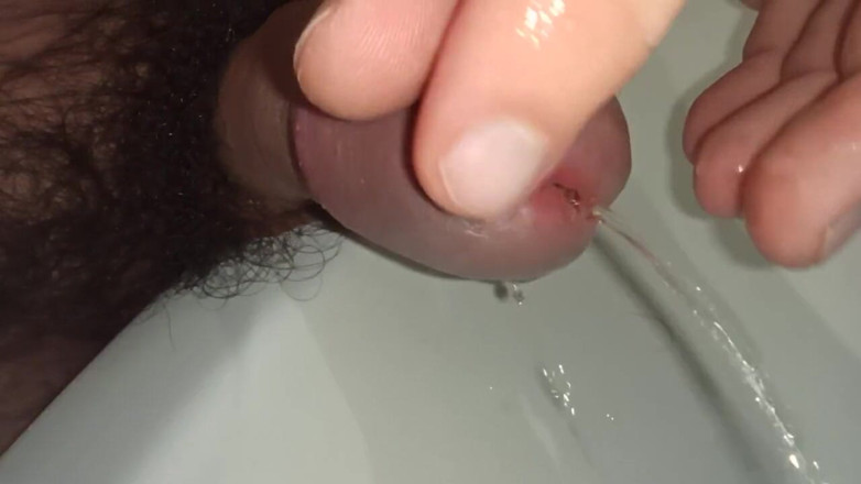 Kinky Guy: Играю с Foreskin и Pee. Член крупным планом