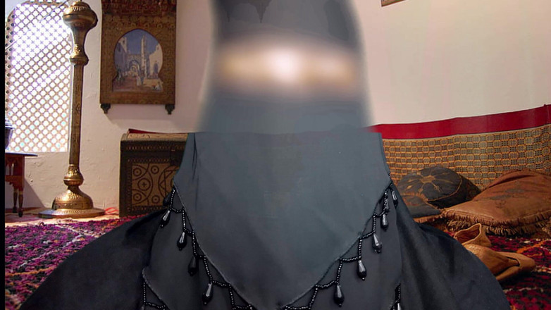 Shahinbd: Une Bangladaise en burqa vient en Arabie saoudite et se...