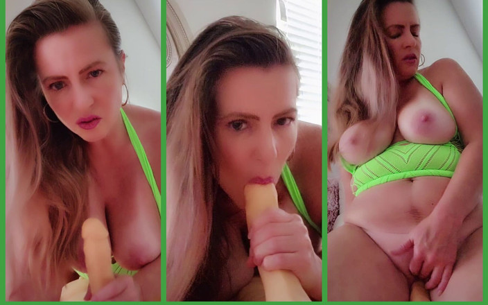 Nikki Nevada: Sexy MILF Nicki riding her male torso sex doll