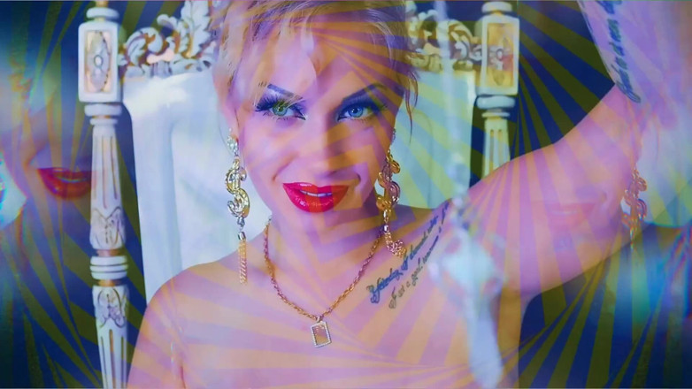Goddess Misha Goldy: Avertizare!!! Include halucinațiile erotice!! Îți voi fute complet creierul