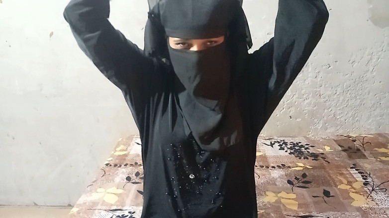 Dearshivani: Muslim Babe Was Doing Footjob