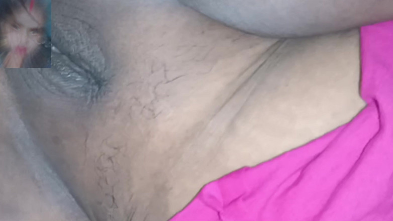 Riyadesi18: Ketika Riya adik ipar sendirian di rumah, kakak ipar, melihat...