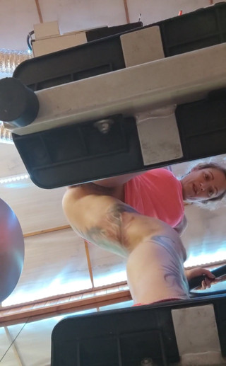 Mary Rider Pornstar: Крок за кроком... Подивіться на мене, поки я піду вгору і вниз на зведеній машині, і я забув свої трусики....