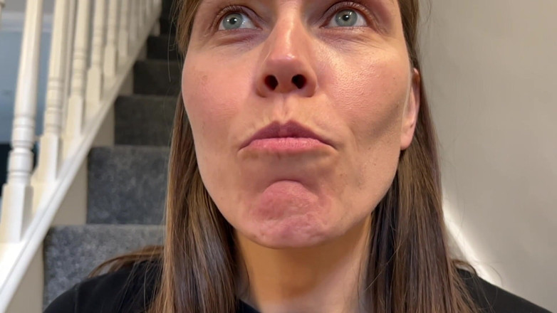 Wamgirlx: Vsadím se, že si přeješ, aby tě můj jazyk tvrdě vykouřil?