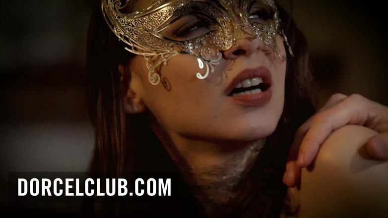 Dorcel Club: Fiesta swinger exclusiva y sexo grupal con chicas hermosas