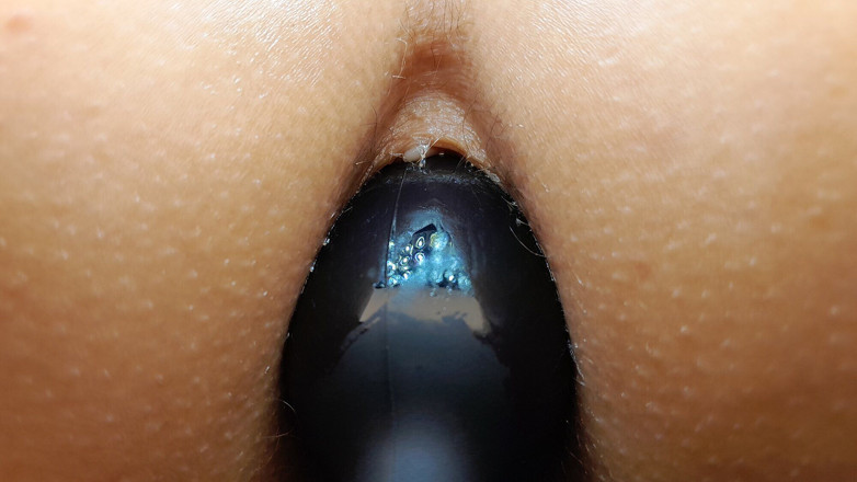 Lala Licious: Lala Licious - Je prends un plug anal de 2 pouces dans...