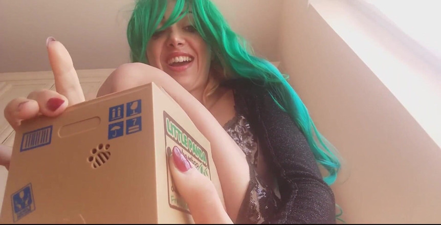 savannahamatoriale: Un hechizo increíble me hizo convertirme en una giganta en...