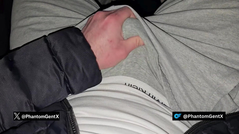 PhantomGentX: Chico alemán con precum en polla gris se masturba en...