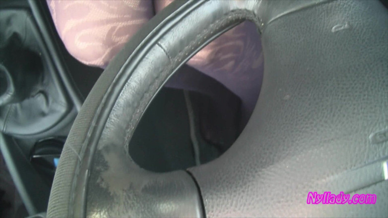 Nyllady: Footjob Nyllady untuk gearshift dan roda dalam pantyhose bercorak