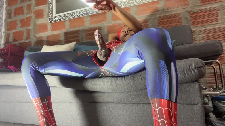 Brunettehotts: Guarda la web di Spider