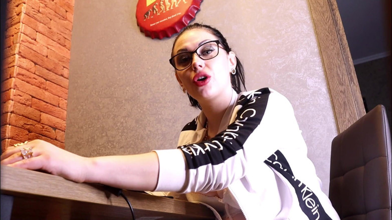 Goddess Misha Goldy: Masturbează-te în timp ce te umilesc și fac cumpărături online cu bani și...