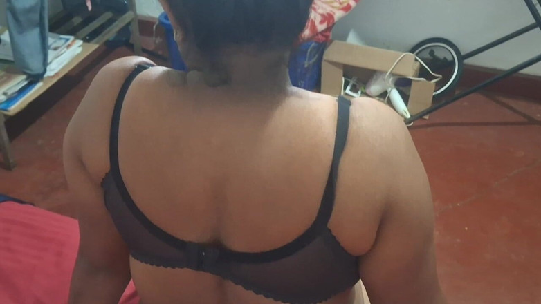 Teena New: La matrigna più sexy il video virale più eccitante